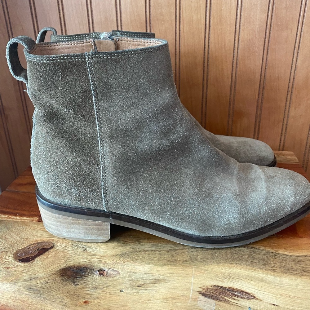 Aquatalia Women's Carisa Bootie whiskey suede ankle size 8.5 cottagecore rustic